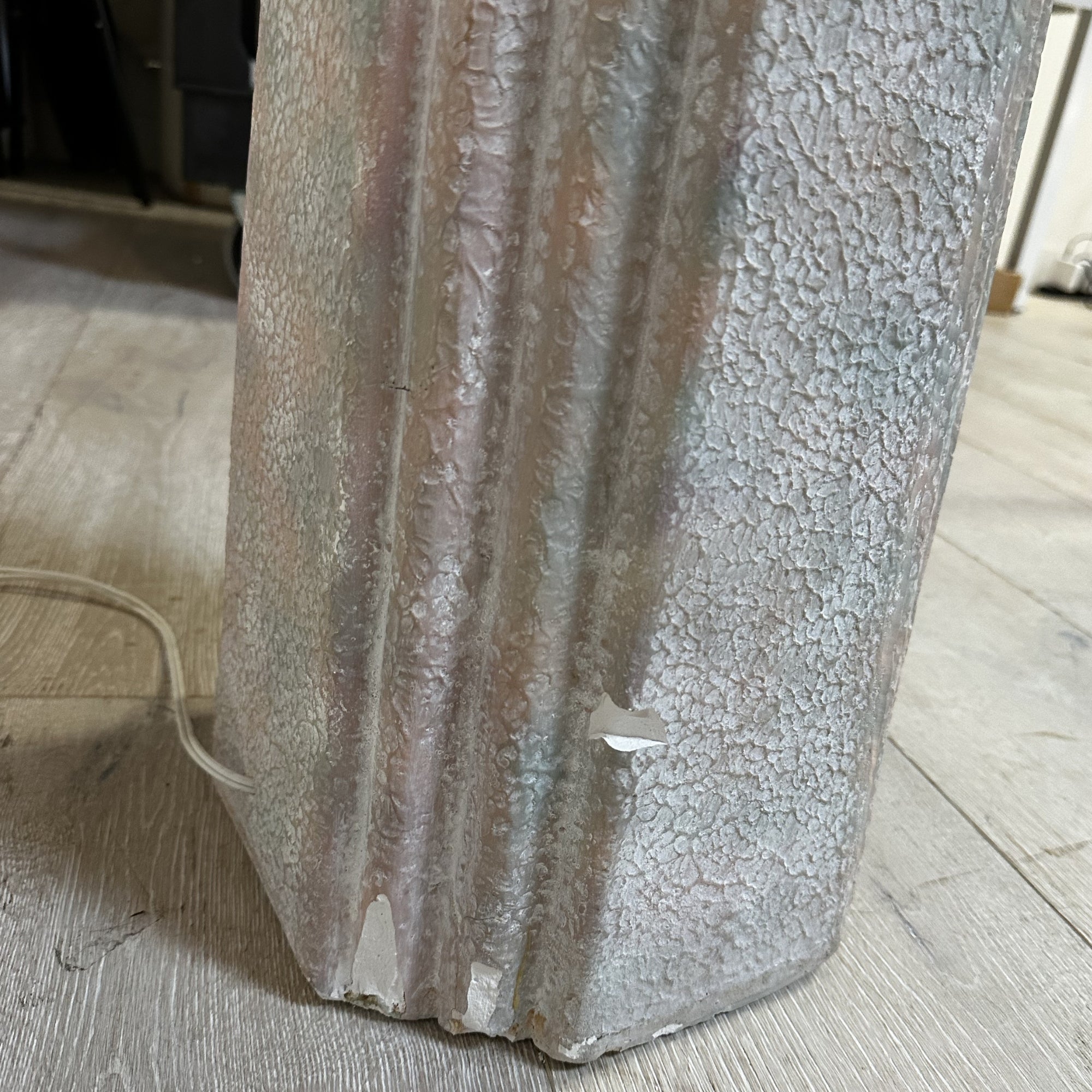 American Postmodern Textured Plaster Zig Zag Floor Lamp, 1980s