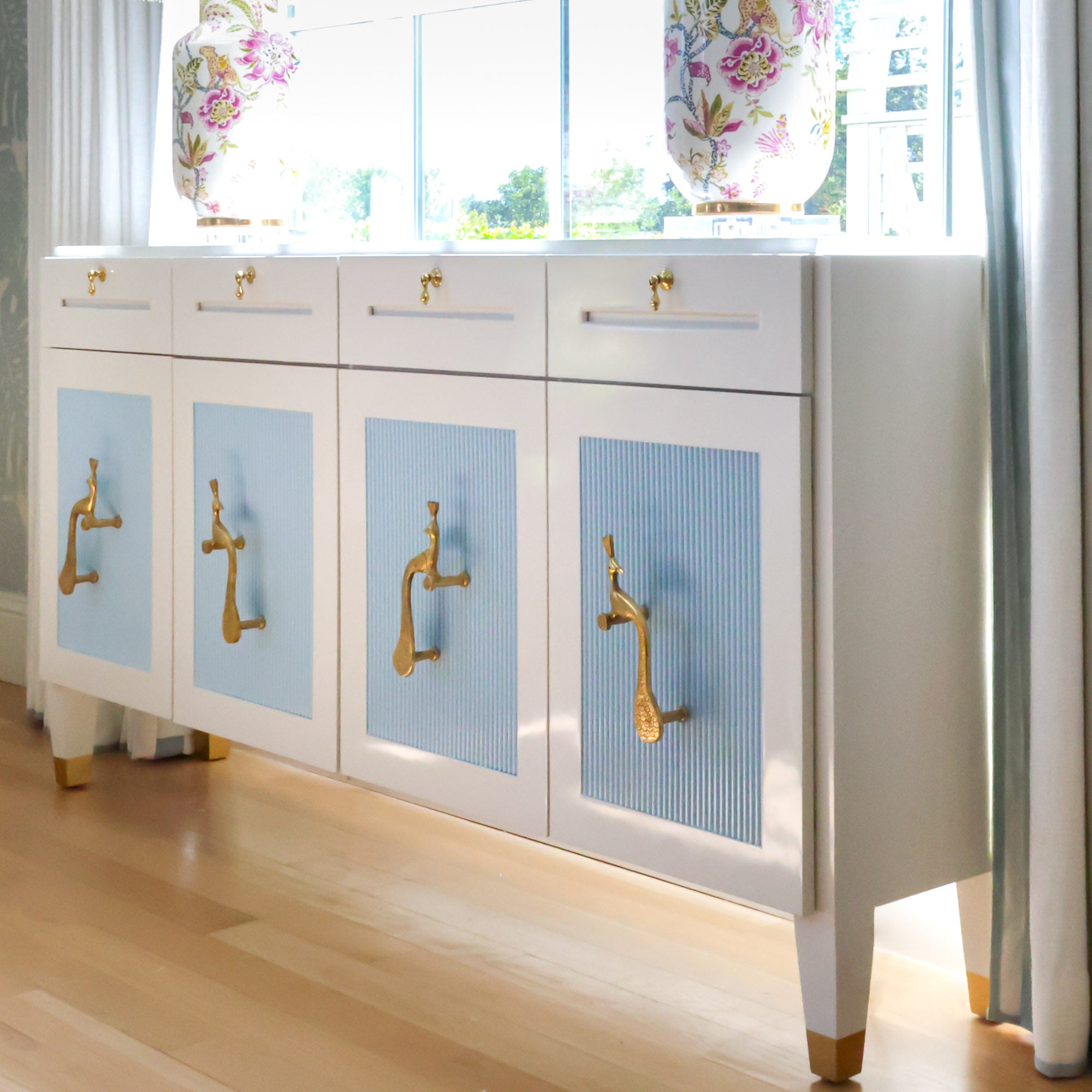 #color_gulfstream-blue
#hardware_brass-peacock