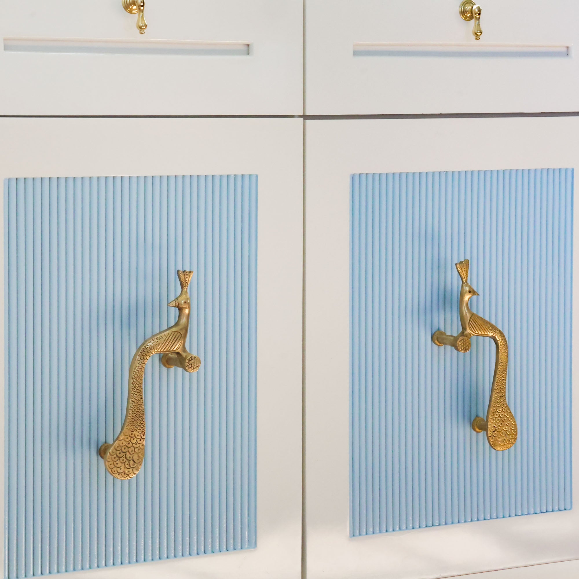 Brass side Shelf magicfurniture ブルペン 幡ヶ谷 Brass Peacock Handle - Right – Scout Design Studio